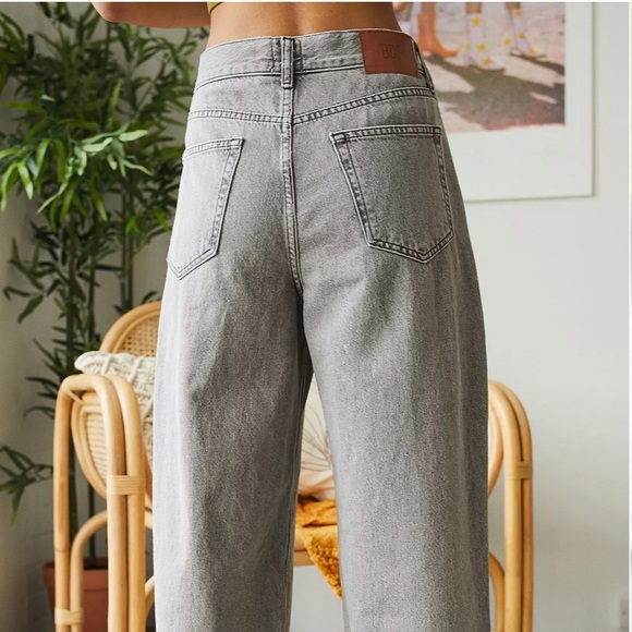 BDG Grey Varsity Boyfriend Jean - Picture 3 of 5